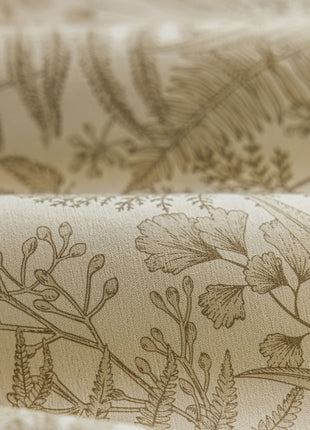 a close up of a floral pattern on a fabric