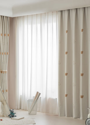 a child's room with a teepee tent and toys