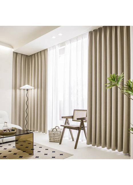 Rideau beige occultant moderne texture lin plis pincés salon contemporain japandi minimaliste