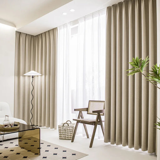 Rideau beige occultant moderne texture lin plis pincés salon contemporain japandi minimaliste