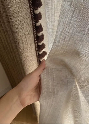 Rideau occultants beige clair effet craquelé avec pompons