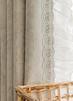 Rideau en dentelle brodée