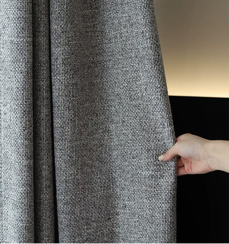 Rideau gris occultant texture sobre salon