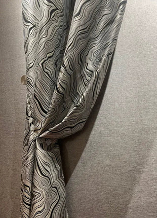 Rideau Noir Blanc Vagues