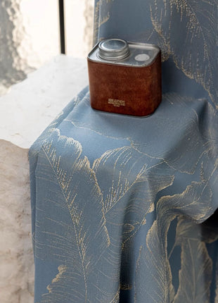Rideau bleu motif bois doré salon